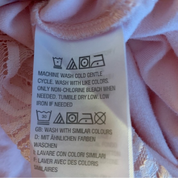 H by Halston Short-Sleeve
V-Neck Tunic w/ Asymmetrical Lace He
Pure Pink Size 3X - Picture 5 of 6